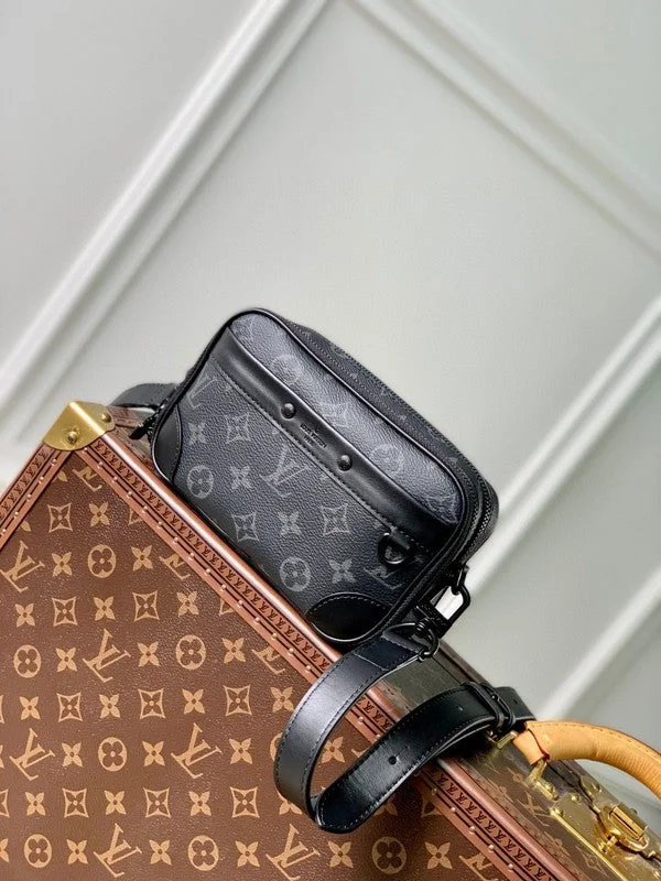 Louis Vuitton bags with a chain - link trim and a leather body for a modern edgeBoldCollect - LOUIS VUITTON BAGS - 541