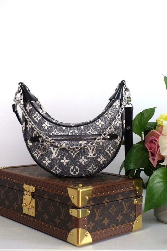 Ladies Louis Vuitton Capucines bags with gold - toned hardwareBoldCollect - LOUIS VUITTON Bags - 848