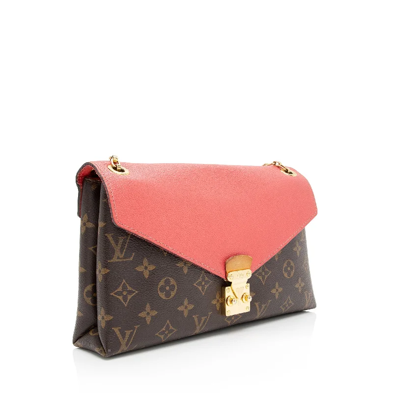 Louis Vuitton handbags with a metal - framed clasp for durabilityLouis Vuitton Monogram Canvas Pallas Chain Shoulder Bag (PklqEx)