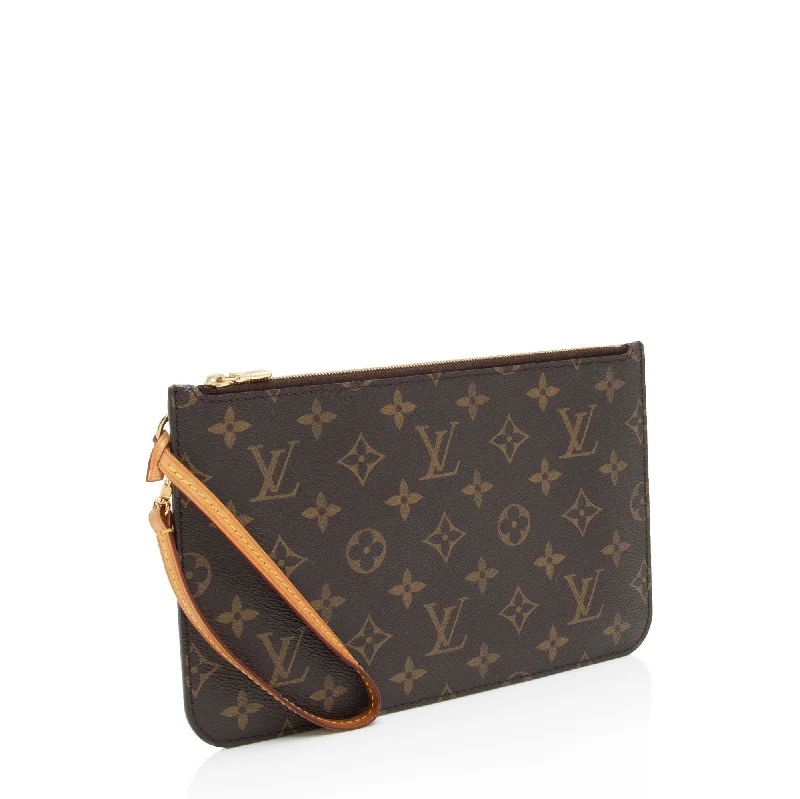 Louis Vuitton Alma bags with a monogram - embossed leather surfaceLouis Vuitton Monogram Canvas Neverfull MM Pochette (Tl9pcz)