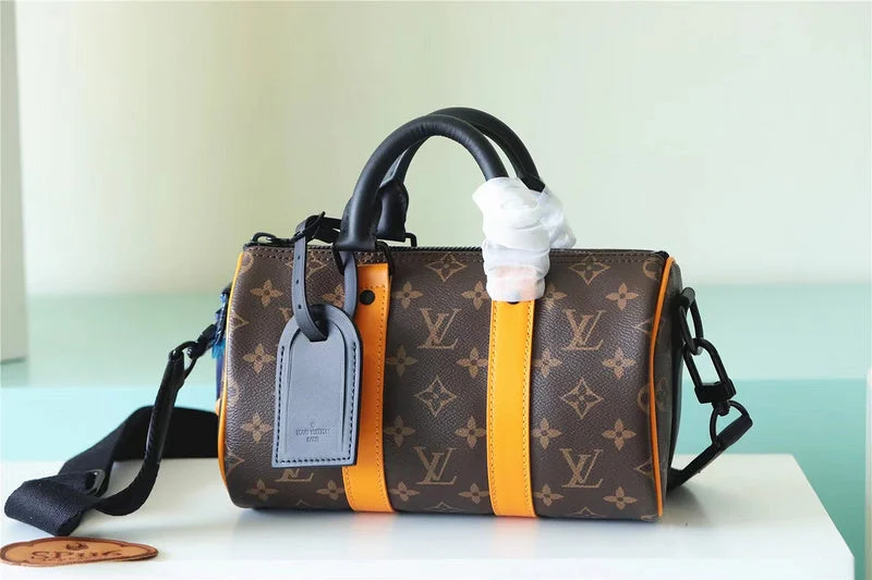 Small - sized Louis Vuitton Pochette Metis bags for a compact carryFranco Shops - Louis Vuittons  - 11234