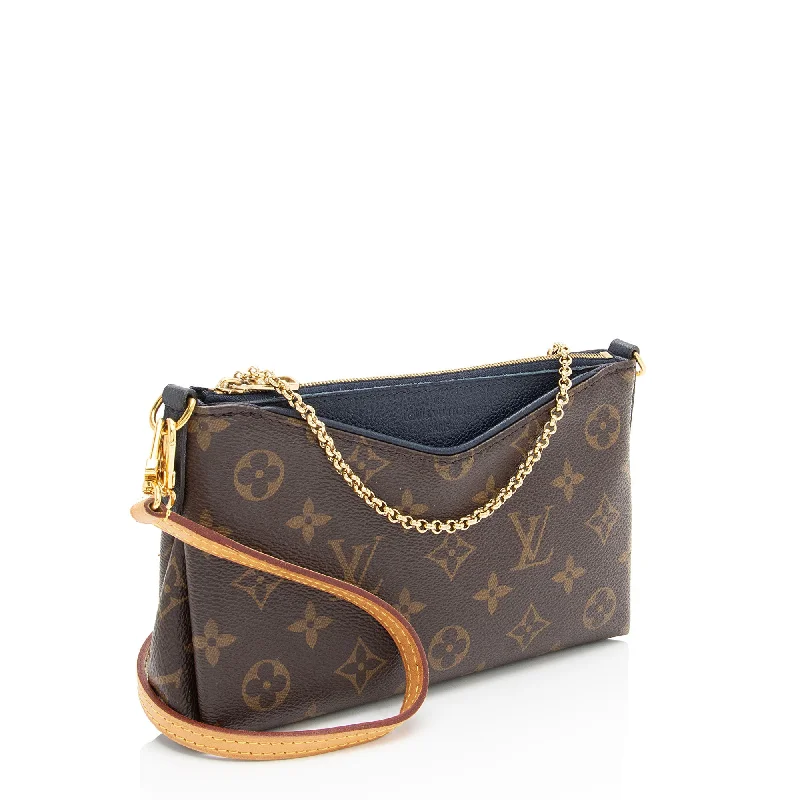 Louis Vuitton bags with a snap - button closure and a decorative charm for styleLouis Vuitton Monogram Canvas Pallas Clutch (DyETKt)