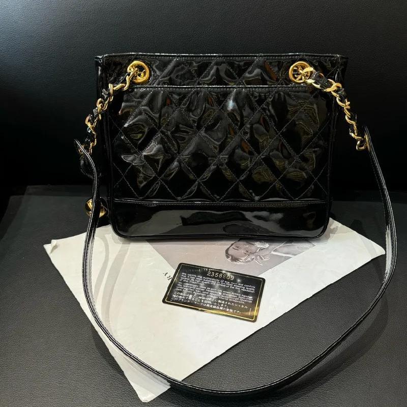 Chanel Quilted Leather Shoulder Bag for FashionistasChanel Golden Ball Patent Leather Black Single Shoulder Tote Bag