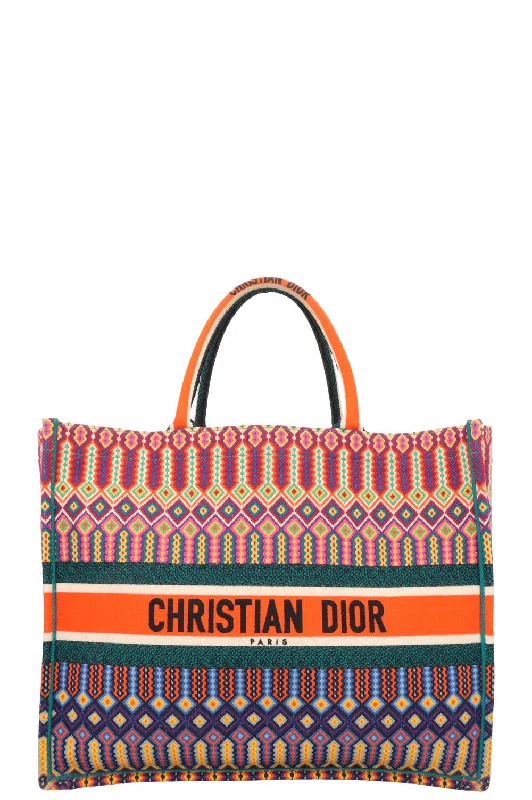 Christian Dior backpacks with a sleek, minimalist silhouetteCHRISTIAN DIOR Large Book Tote Multicolor