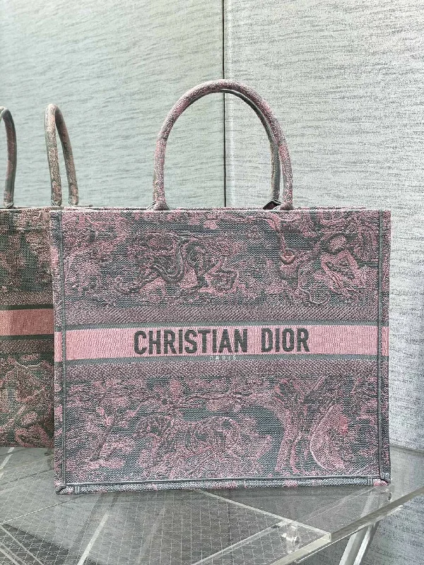 Luxury Christian Dior crossbody bags with a chain - link strapChristian Dior - Luxury Bags  106